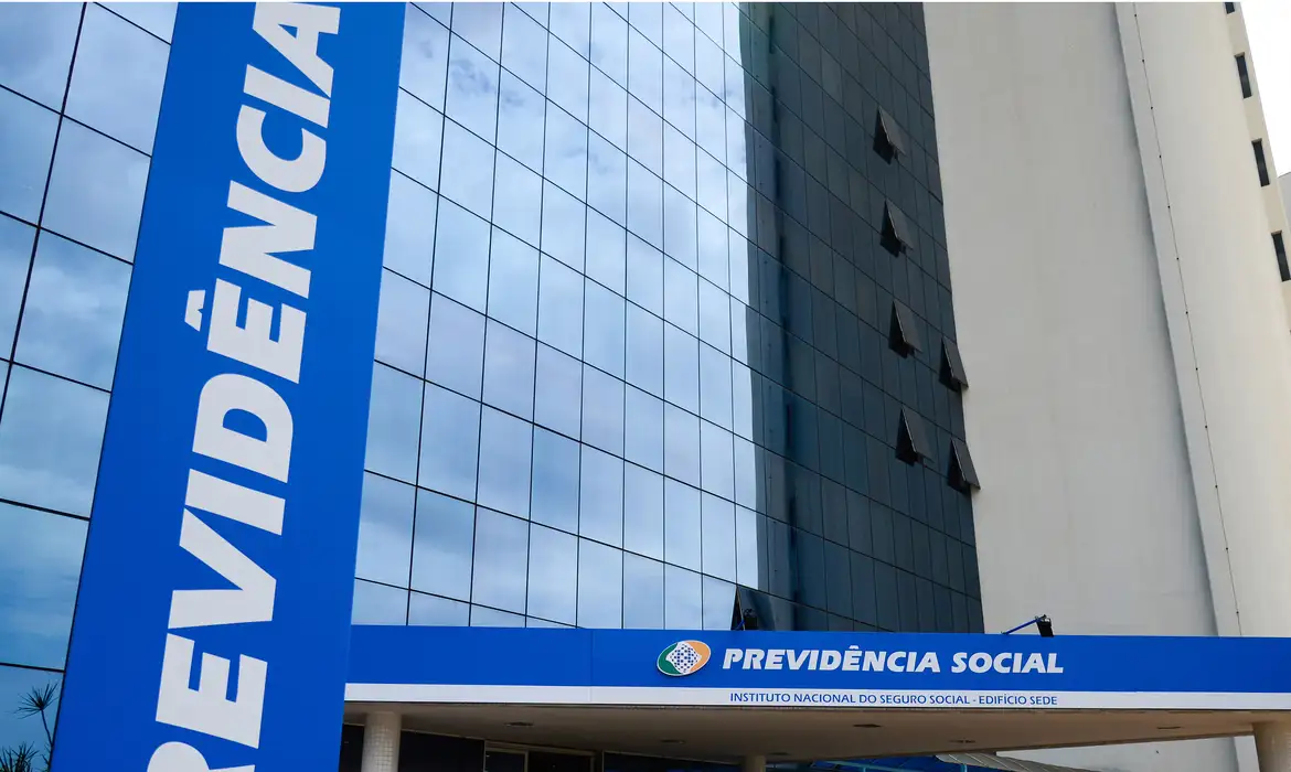Leia mais sobre o artigo Fila do INSS cai 16% em dois meses após análise de 500 mil processos