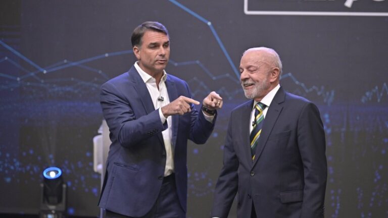 Petição por checagem de fatos em debate da Globo alcança 400 mil assinaturas